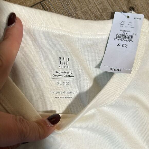 NWT GAP Kids Everyday Graphic Tee - Picture 2 of 3